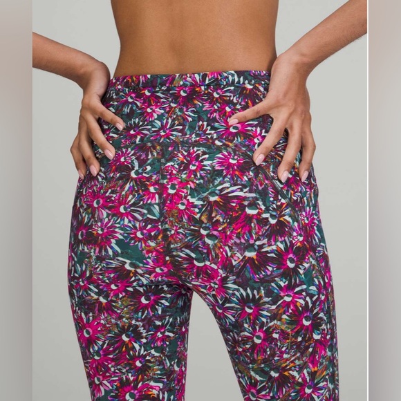 Lululemon Swift Speed High-Rise Crop 21" in Floral Electric Multi Size 4 - Picture 6 of 6